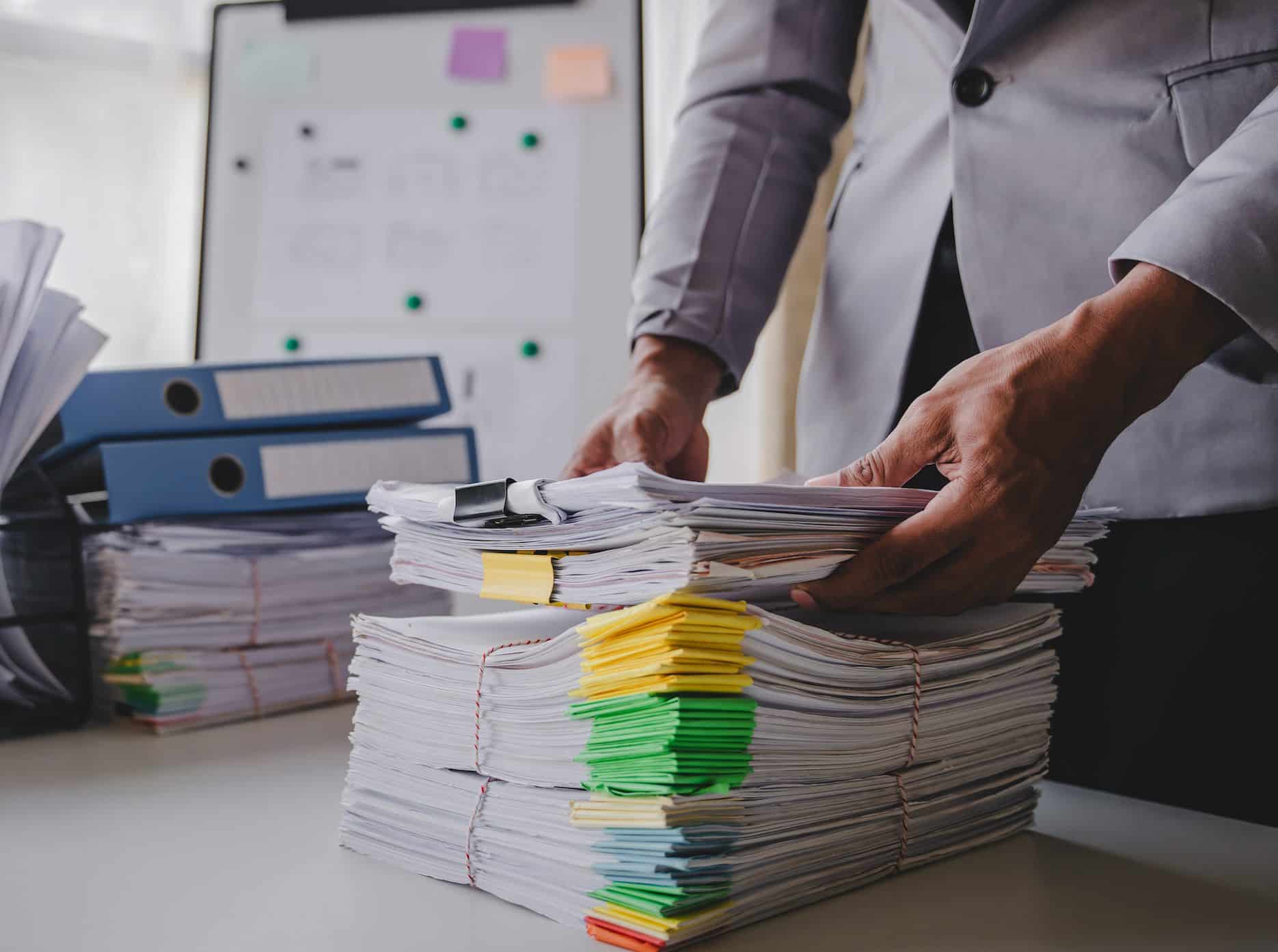 Company liquidation documents organized for UAE licence cancellation.