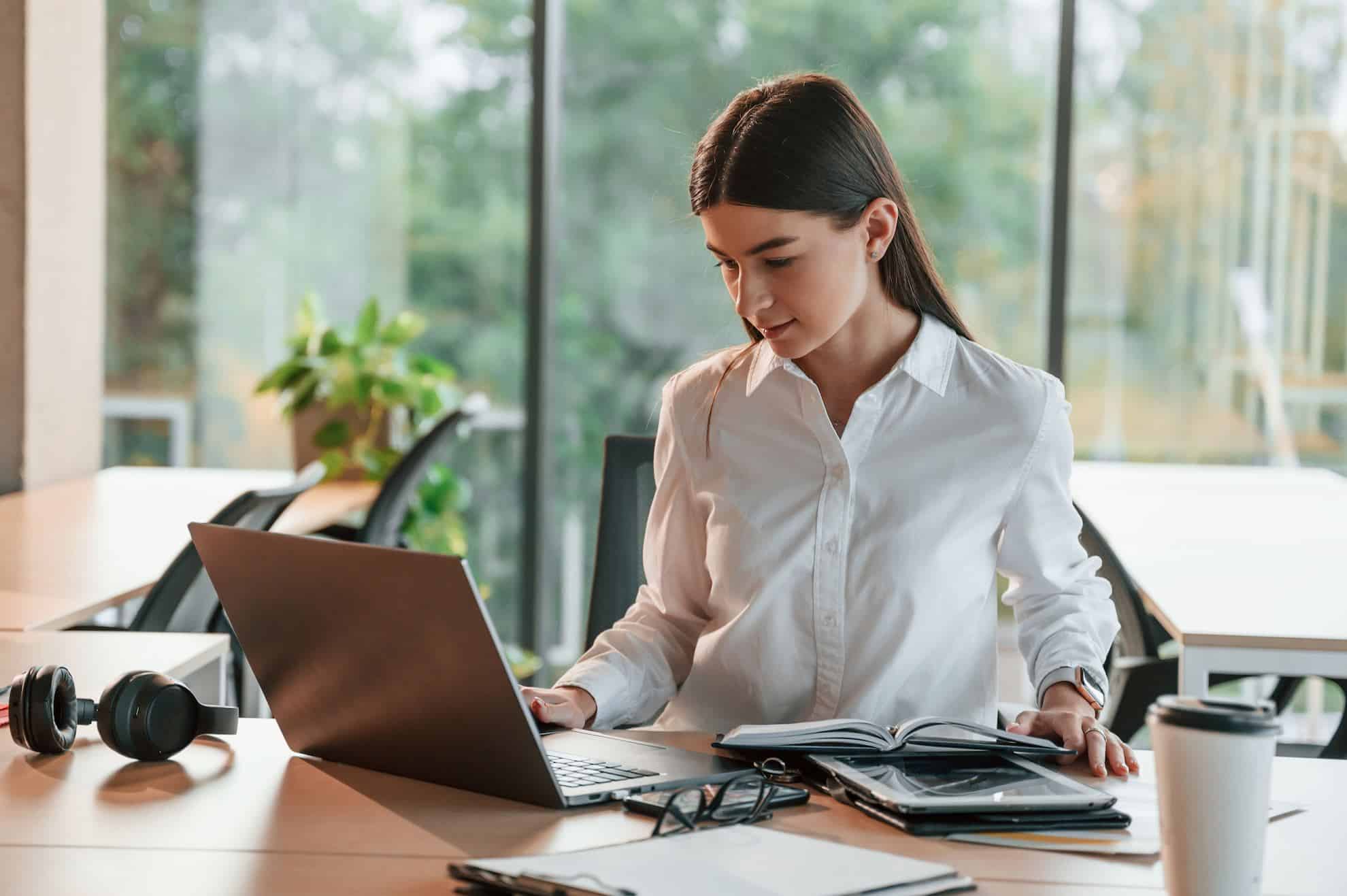 TaxReady team using Zoho Books and QuickBooks for efficient SME bookkeeping in the UAE.